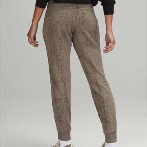 Lululemon Warm Down Jogger *7/8 Length Thread Dye Rover Black Women's Size 0